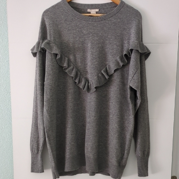 H&M Wool Blend Gray Ruffle Crew Neck Oversized Sweater Pullover Minimalist - Picture 1 of 4